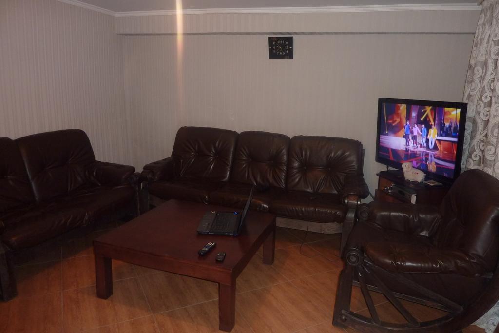 Guest House Chuta In Lagami Местия Экстерьер фото